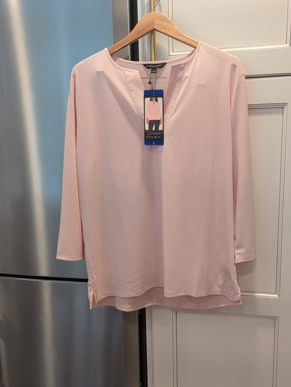 Banana Republic Pale Pink Split-Neck Tunic Top Size Large. NWT